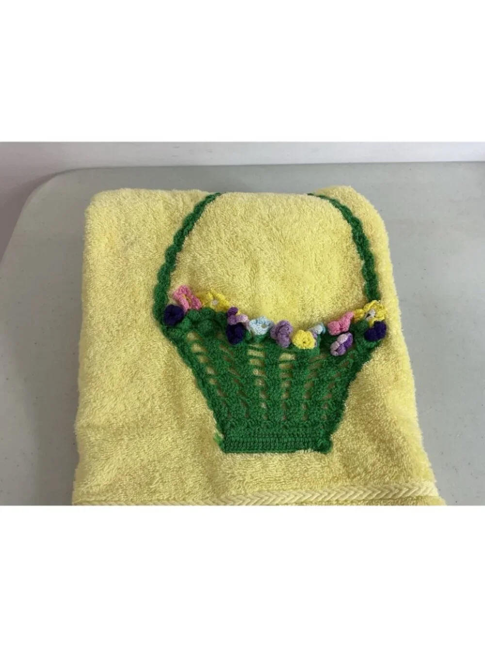 Vintage Cannon Yellow Bath Towel Floral Basket Embroidered